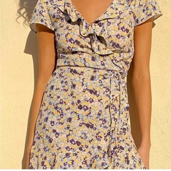 Aritzia Sunday Best Buttercup Wrap Mini Dress Size XS - Picture 2 of 8